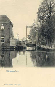 13806 Gezicht op de Vecht en de ophaalbrug over de Nieuwe Wetering in de Rijksstraatweg te Nieuwersluis (gemeente ...